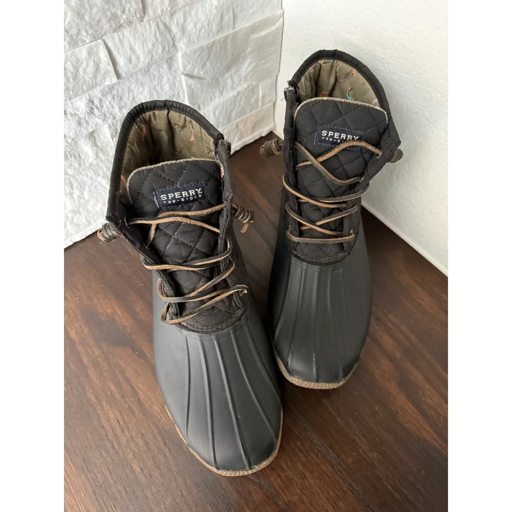 Sperry Top-Sider Saltwater Black Quilted Duck Boots! Size: Women's 10